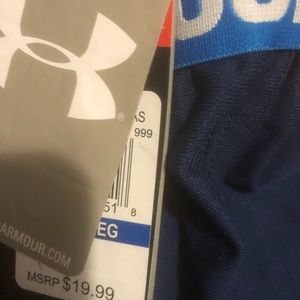 Under Armour Bottoms - NWT Youth XLarge Under Armour Shorts Under Armour Bottoms - NWT Youth XLarge Under Armour Shorts